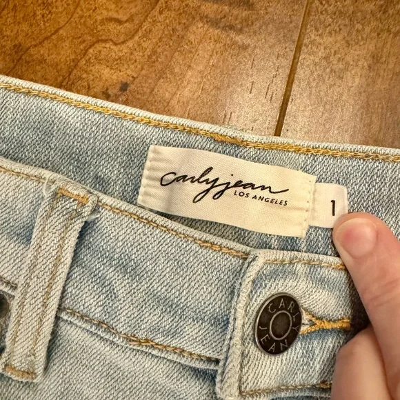 Carly Jean Los Angeles Light Wash Wide-Leg Hollands Jeans - Picture 6 of 6